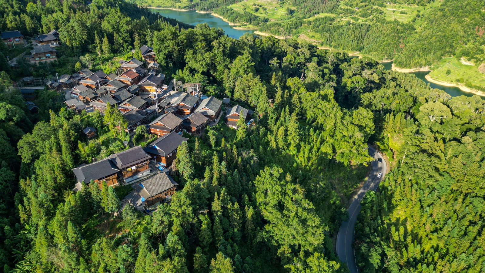 感受形神兼备与和美乡村新景象