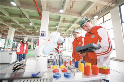 纳雍经开区“东迁西归”助产业发展